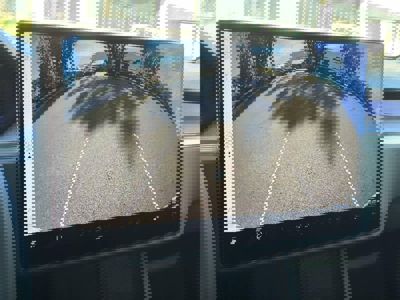 Used 2023 Tesla Model X image 18