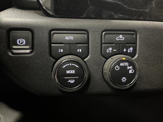 Used 2025 Chevrolet Silverado 1500 LT image 23