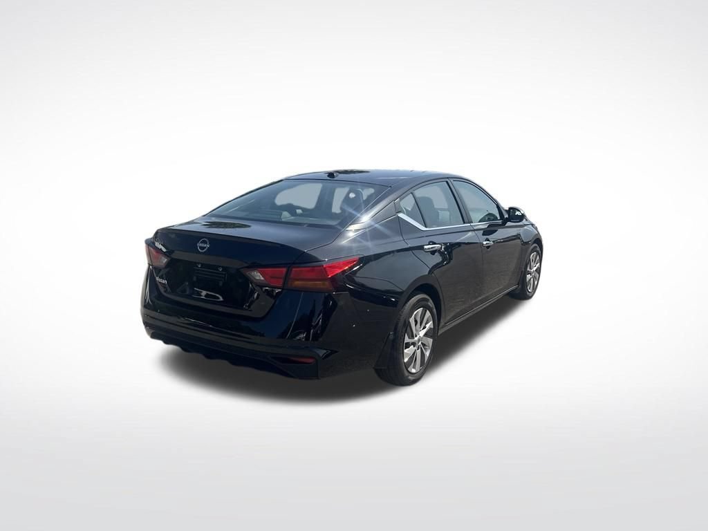 Certified 2025 Nissan Altima 2.5 S FWD image 3