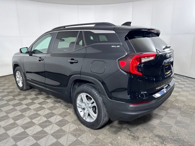 Used 2023 GMC Terrain SLE w/ Driver Convenience Package image 5