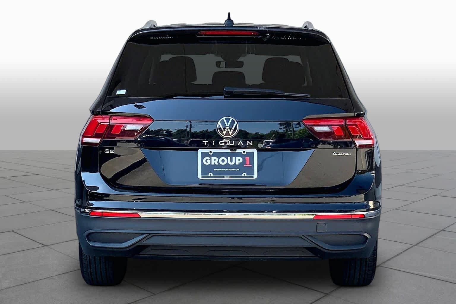 Used 2024 Volkswagen Tiguan SE AWD/4WD image 5