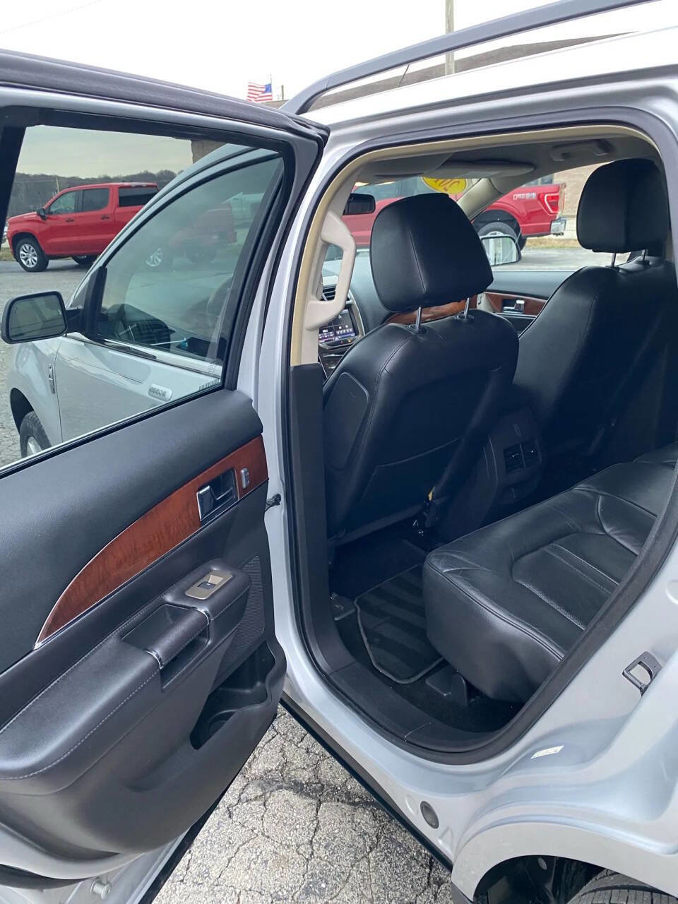 Used 2013 Lincoln MKX FWD image 22