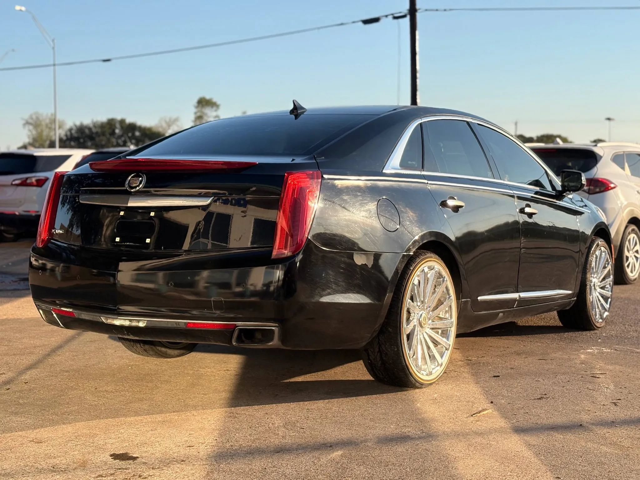 Used 2013 Cadillac XTS Luxury FWD image 3