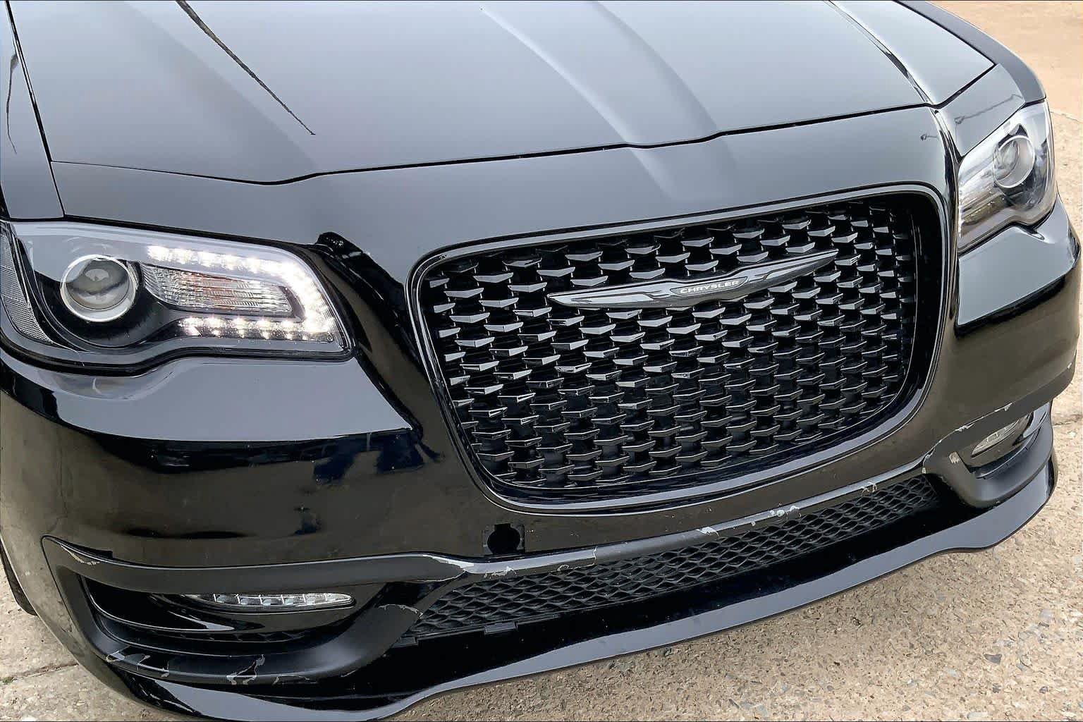 Used 2023 Chrysler 300 Touring w/ Sport Appearance Package RWD image 28