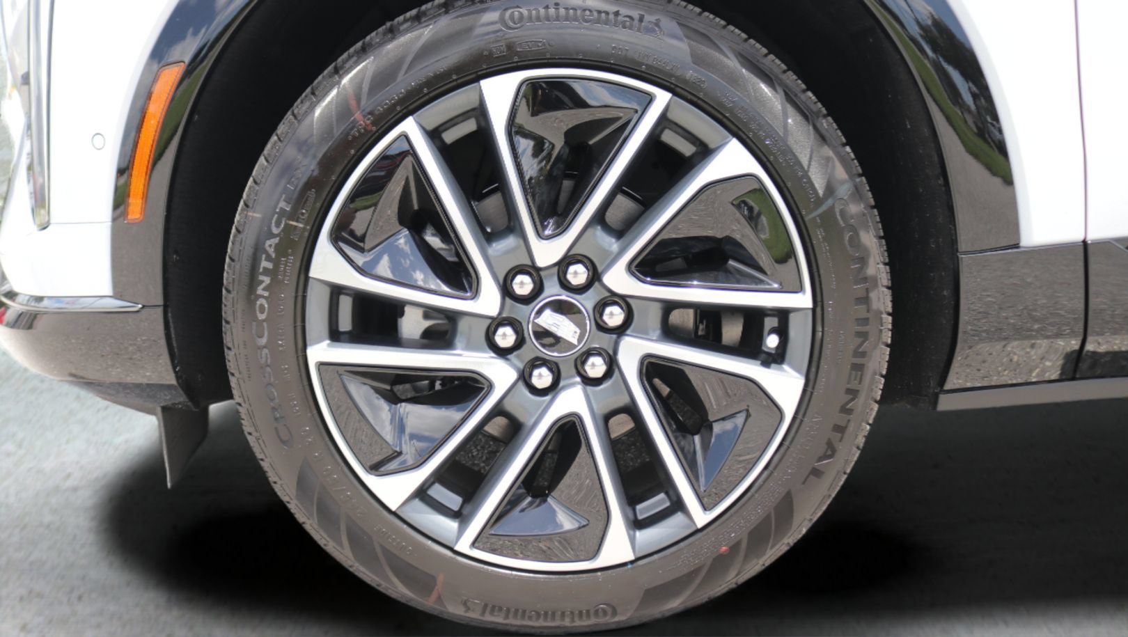 New 2027 Cadillac Optiq Premium Sport RWD image 30