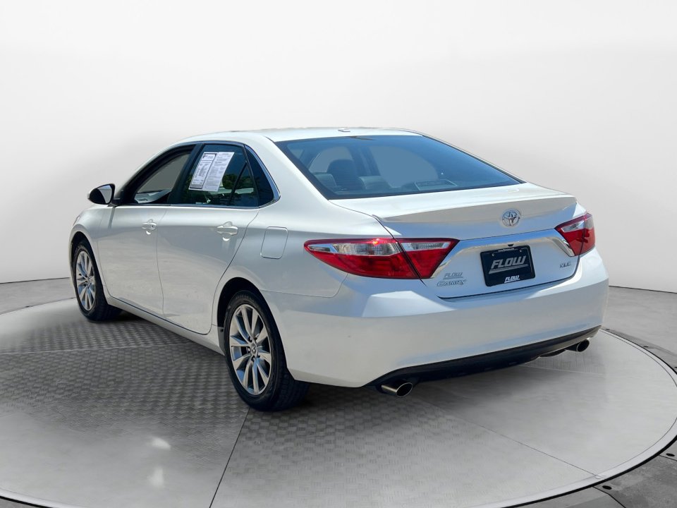 Used 2017 Toyota Camry XLE FWD image 5