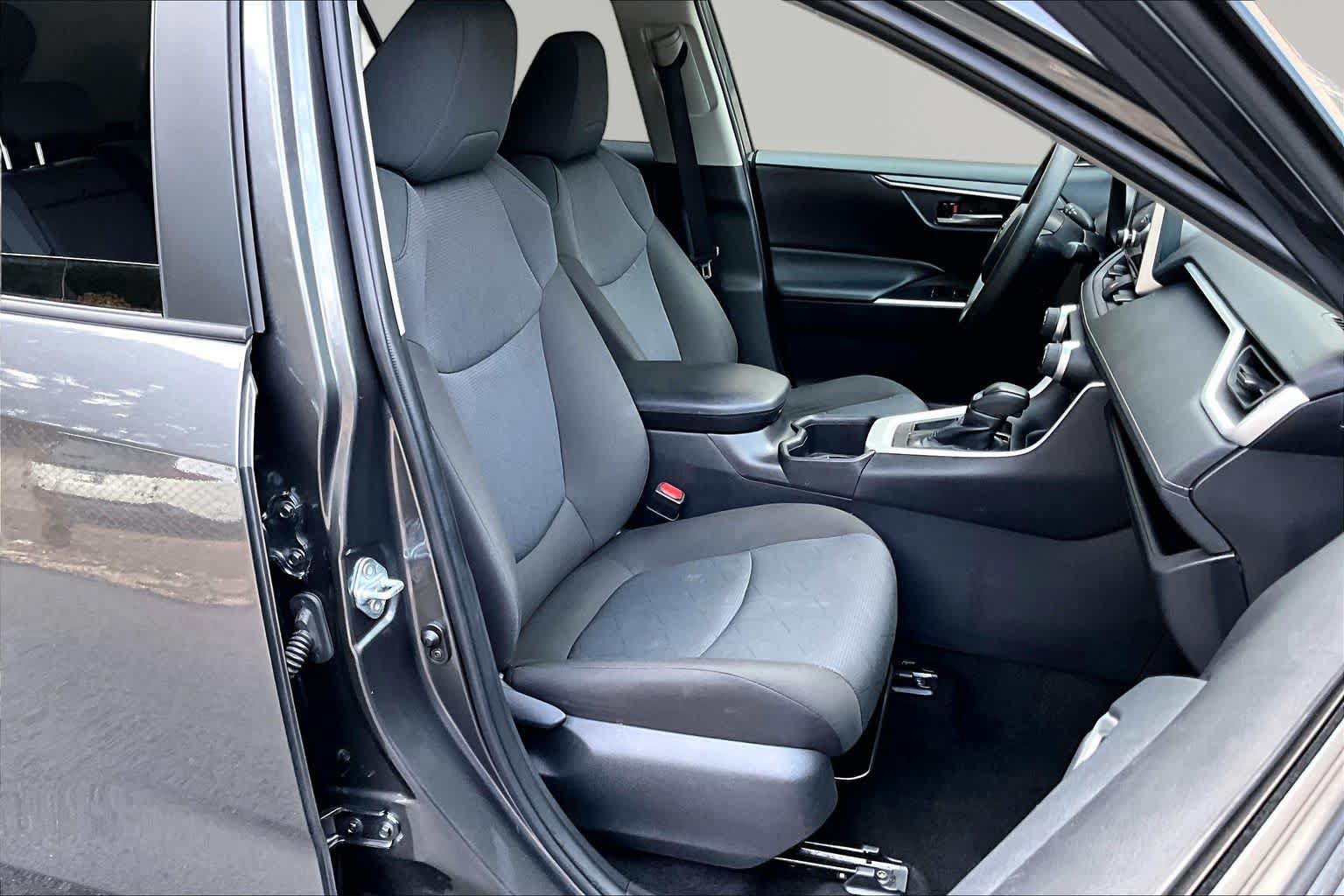 Certified 2025 Toyota RAV4 XLE FWD image 9