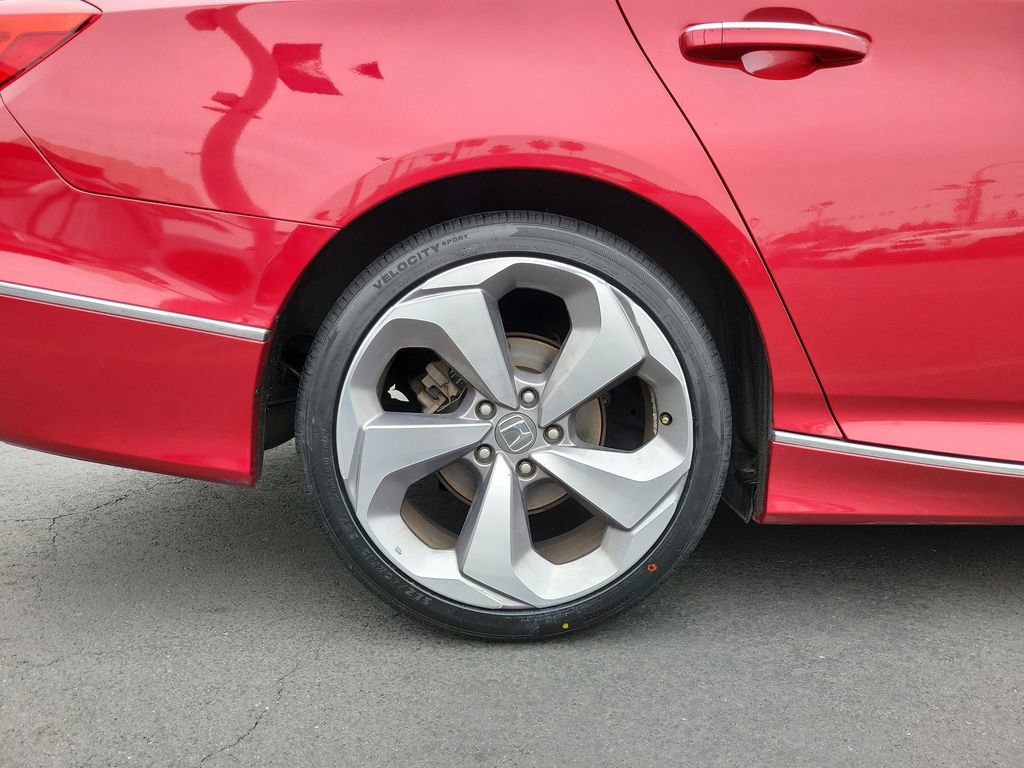 Used 2018 Honda Accord Touring image 8