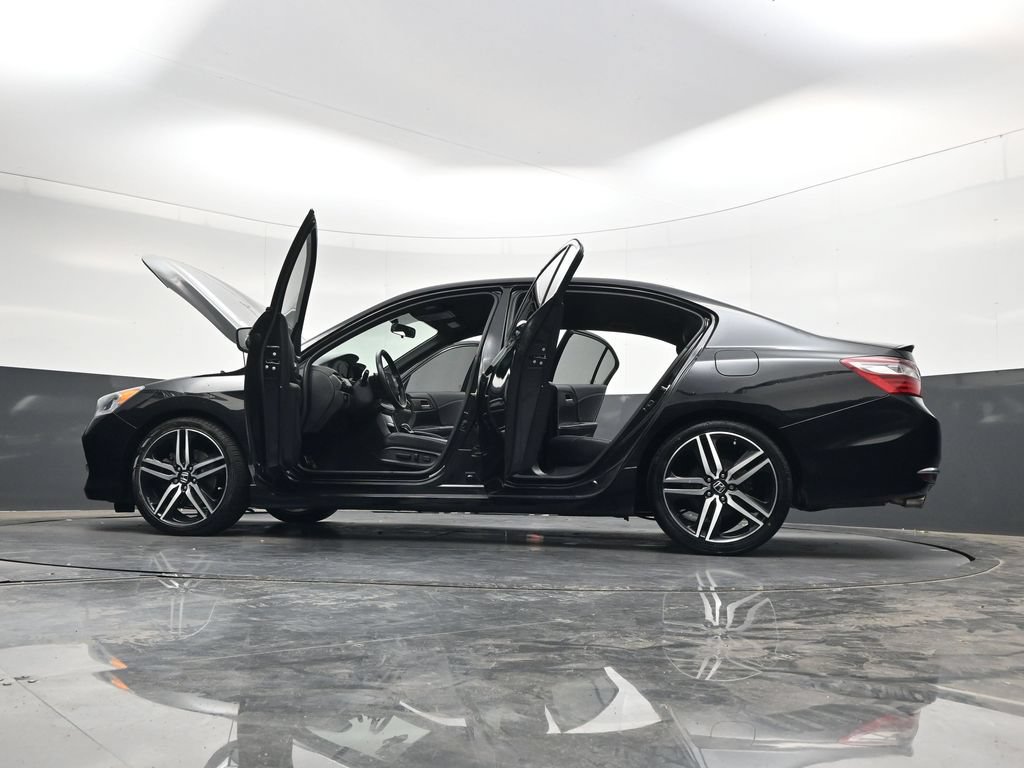 Used 2017 Honda Accord Sport image 40