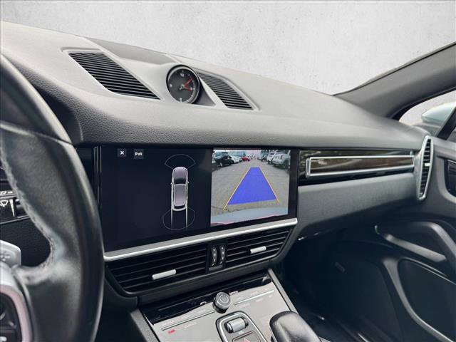 Used 2020 Porsche Cayenne AWD/4WD image 15