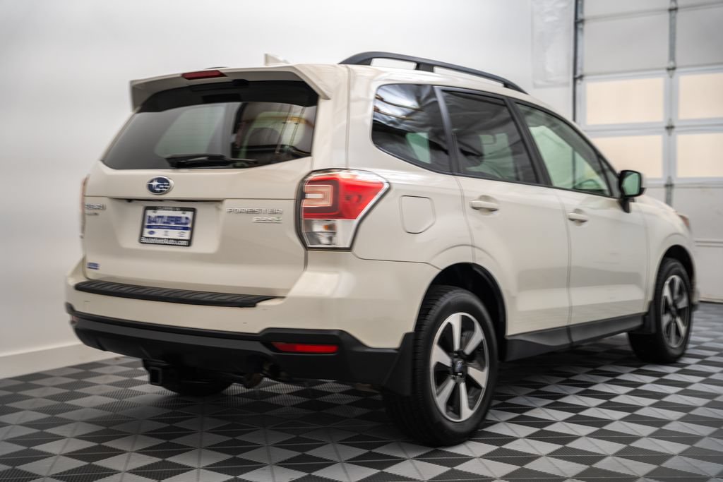 Used 2017 Subaru Forester 2.5i Premium w/ All-Weather Package AWD/4WD image 5