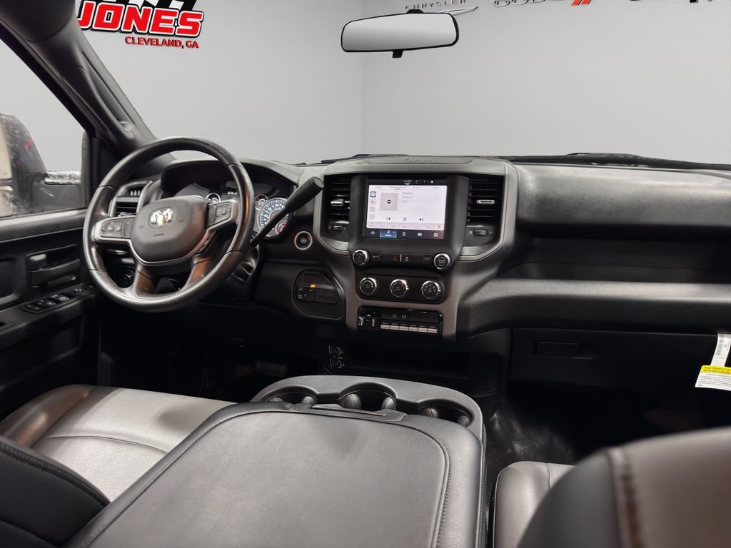 Used 2024 RAM 5500 Tradesman w/ Chrome Appearance Group AWD/4WD image 17