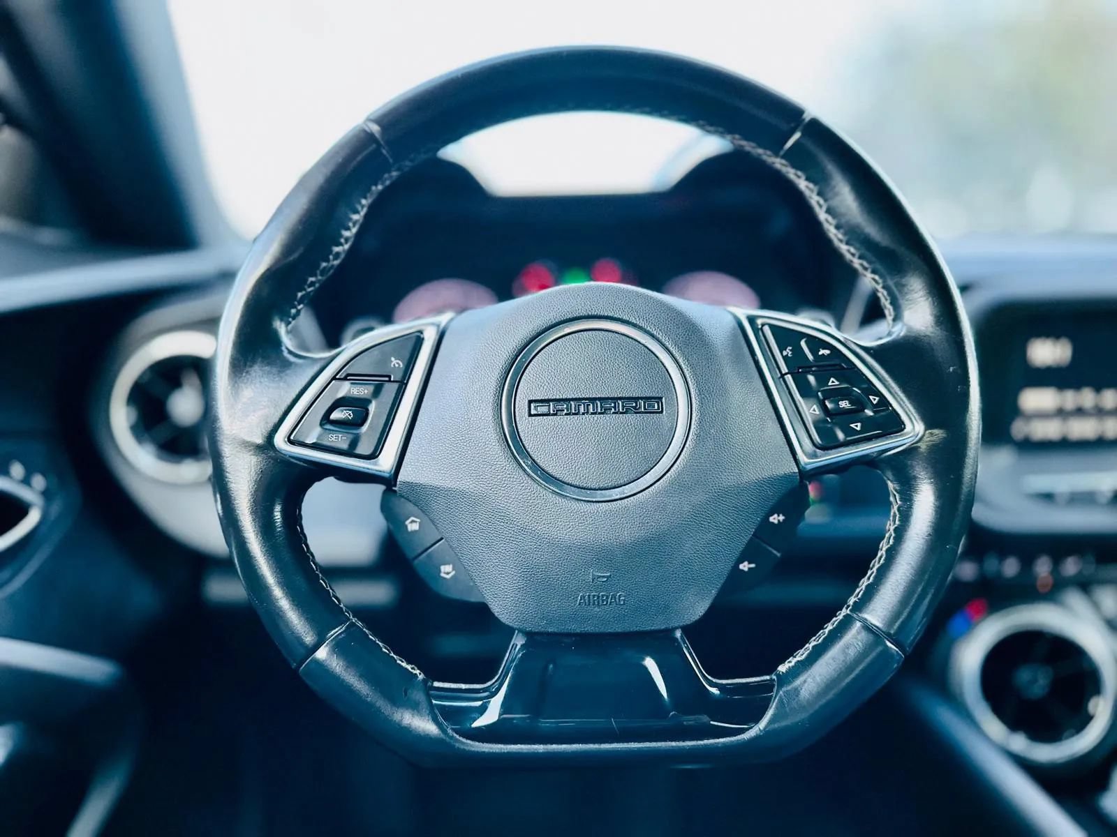 Used 2016 Chevrolet Camaro LT RWD image 11