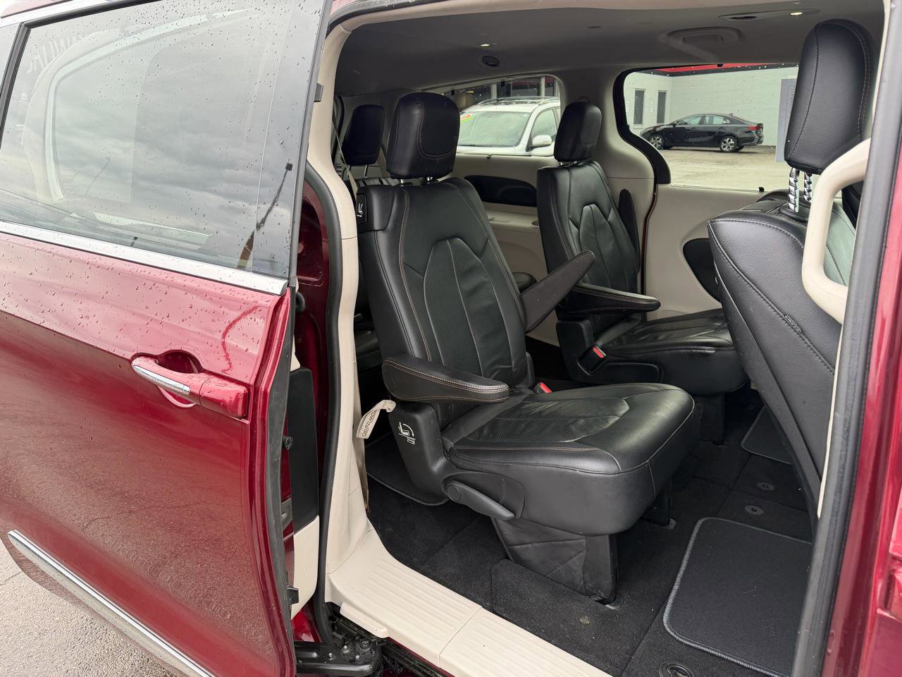 Used 2018 Chrysler Pacifica Touring-L Plus w/ Advanced Safetytec Group image 10