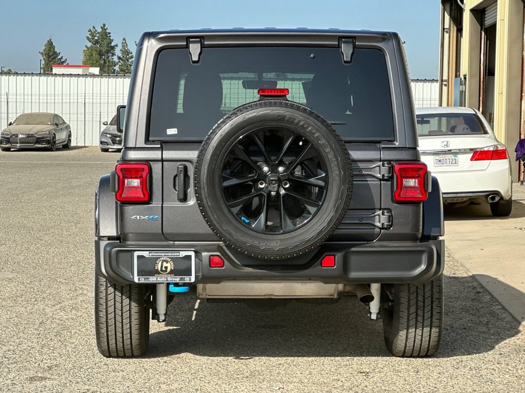 Used 2022 Jeep Wrangler Unlimited Sahara w/ Cold Weather Group AWD/4WD image 5
