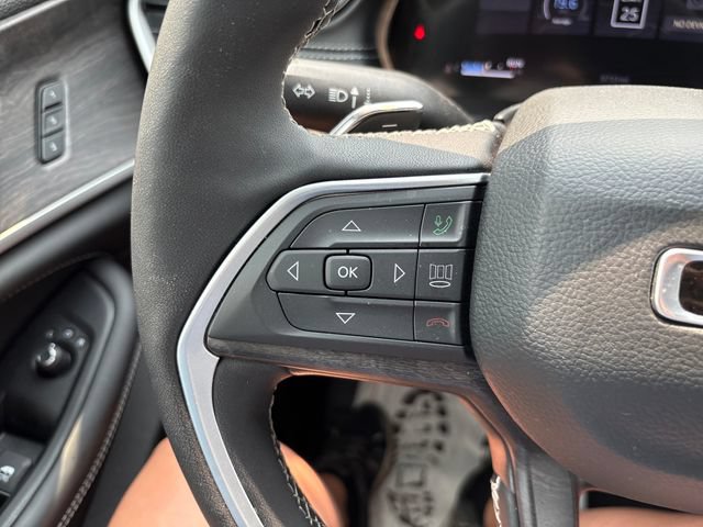 Used 2026 Jeep Grand Cherokee Limited AWD/4WD image 11