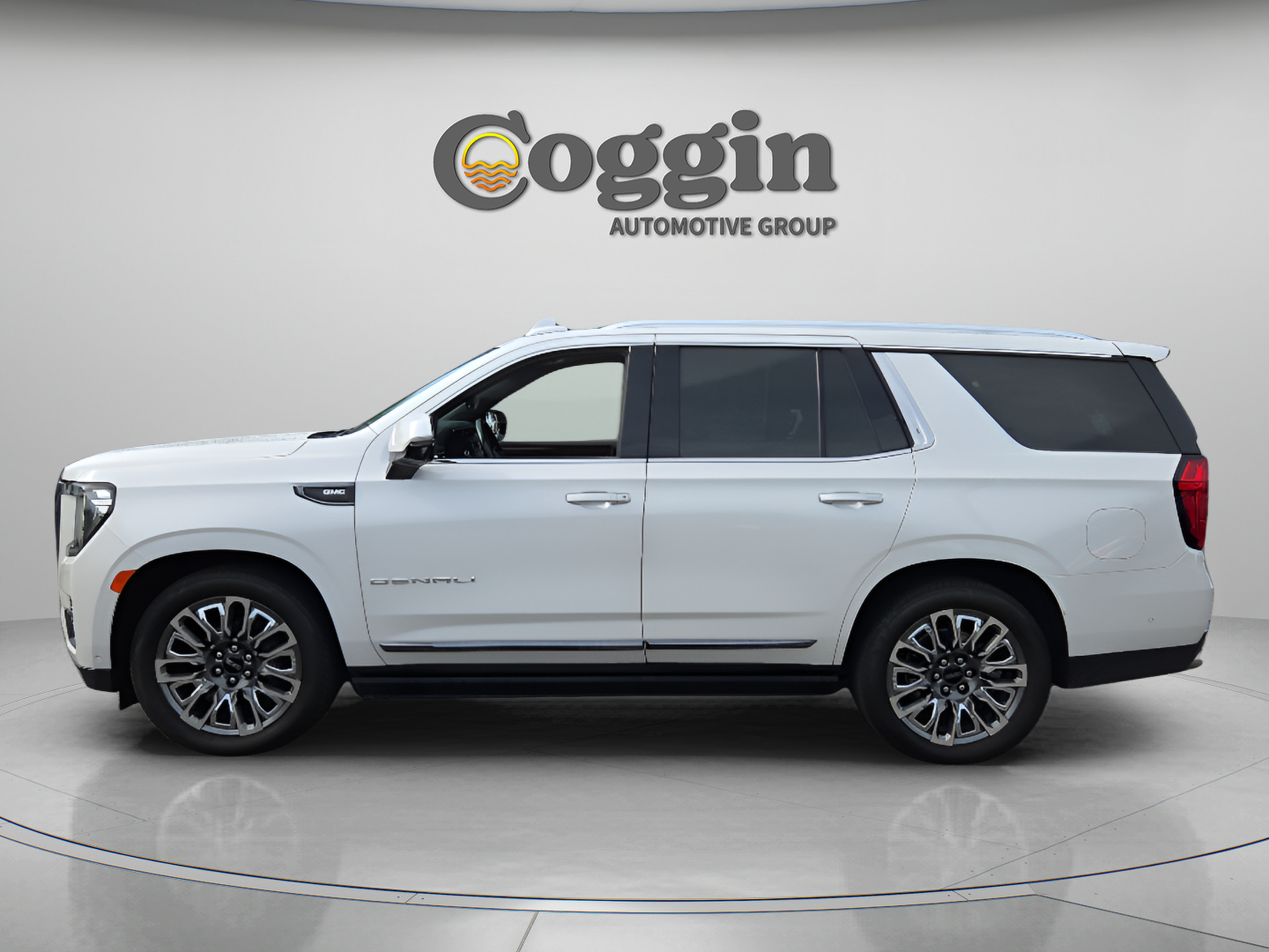 Certified 2023 GMC Yukon Denali Ultimate AWD/4WD image 2