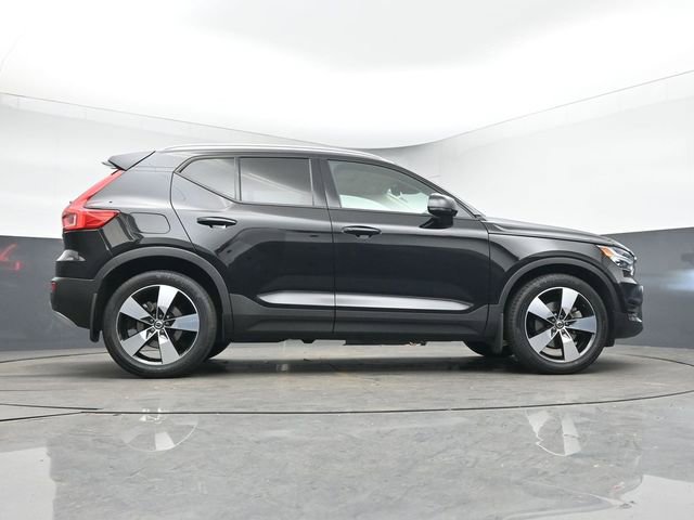 Used 2020 Volvo XC40 T5 Momentum w/ Protection Package Premier image 39