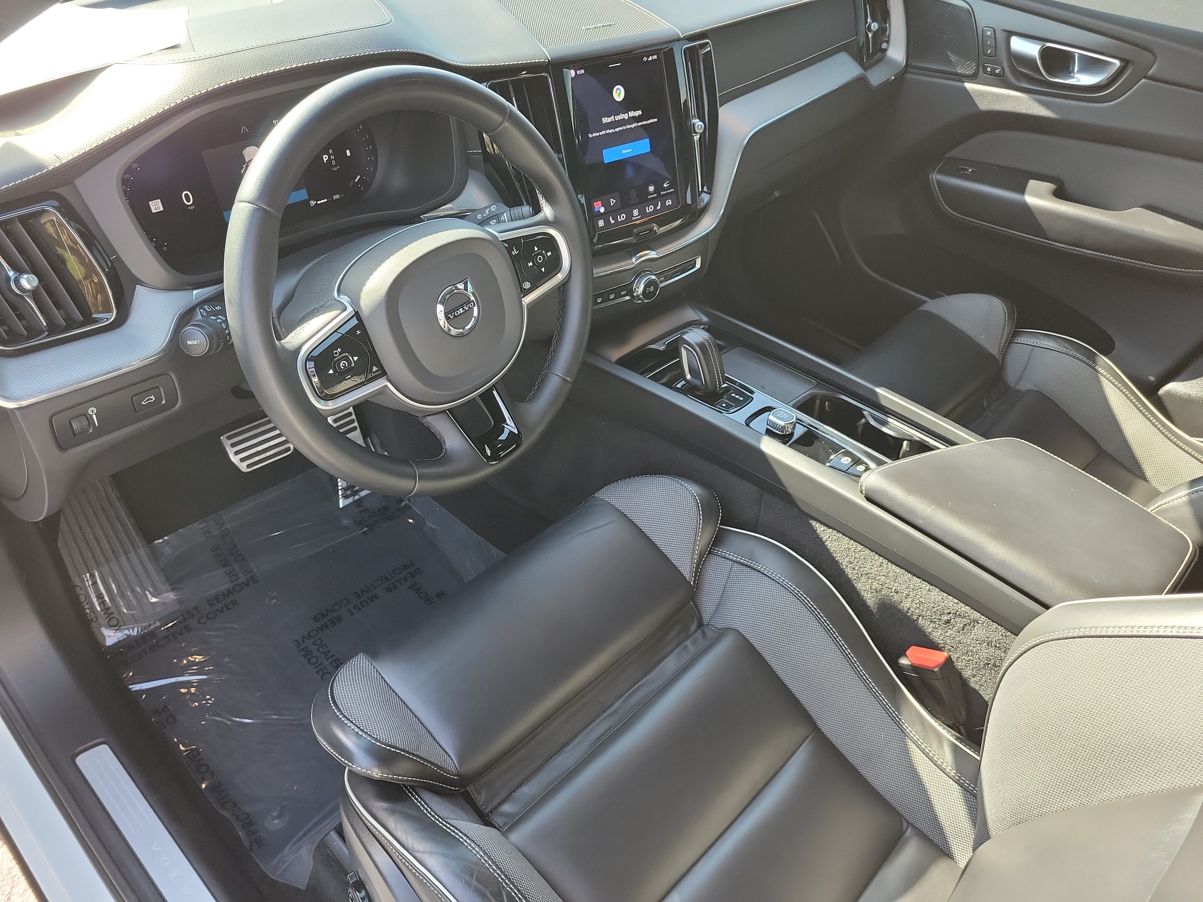 Used 2022 Volvo XC60 B5 R-Design w/ Protection Package Premier FWD image 23