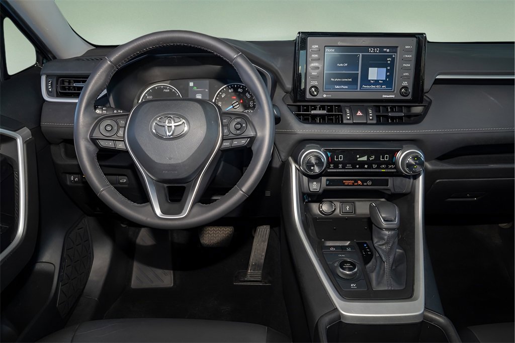Used 2022 Toyota RAV4 XLE Premium image 8