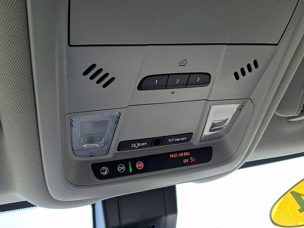 Used 2024 GMC Terrain SLT image 25