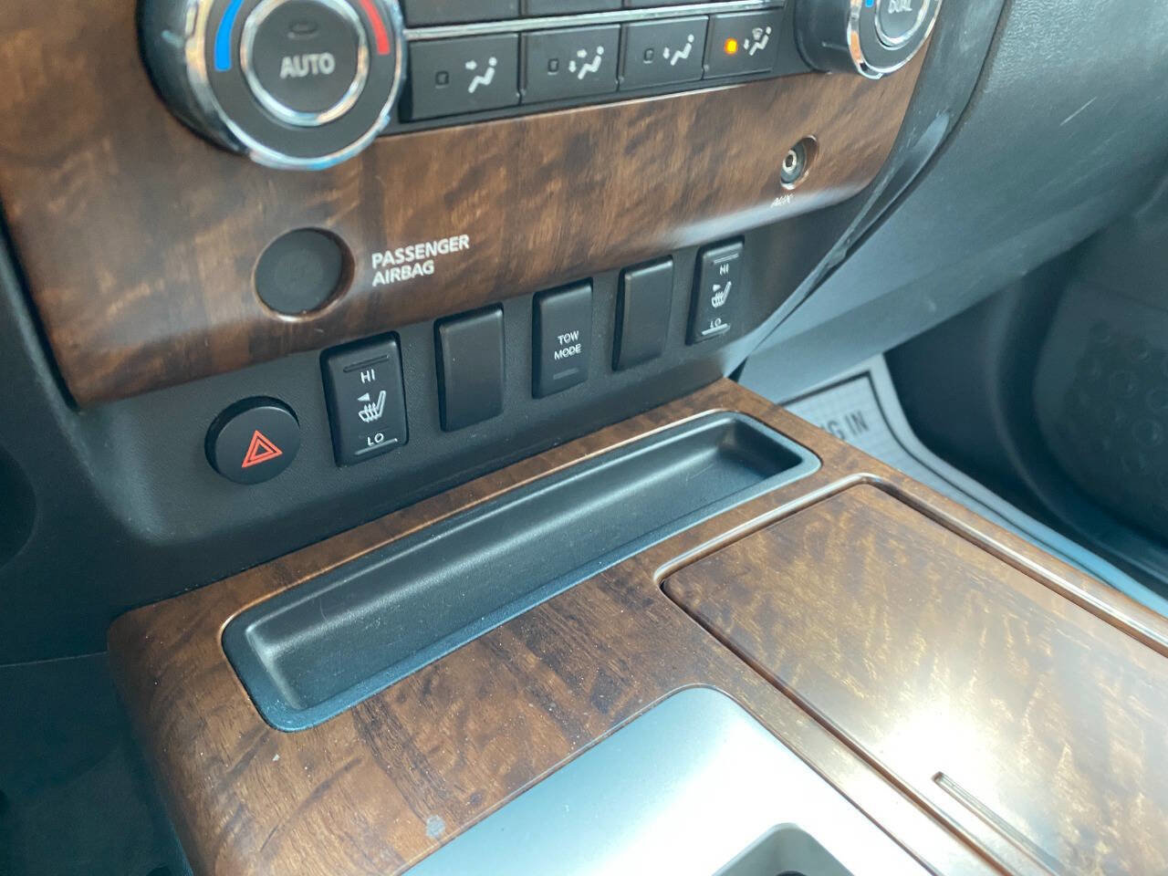 Used 2008 Nissan Titan LE AWD/4WD image 16