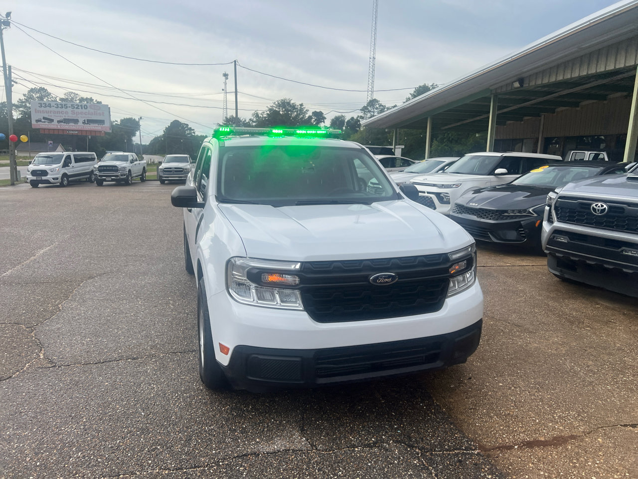 Used 2024 Ford Maverick XL image 3