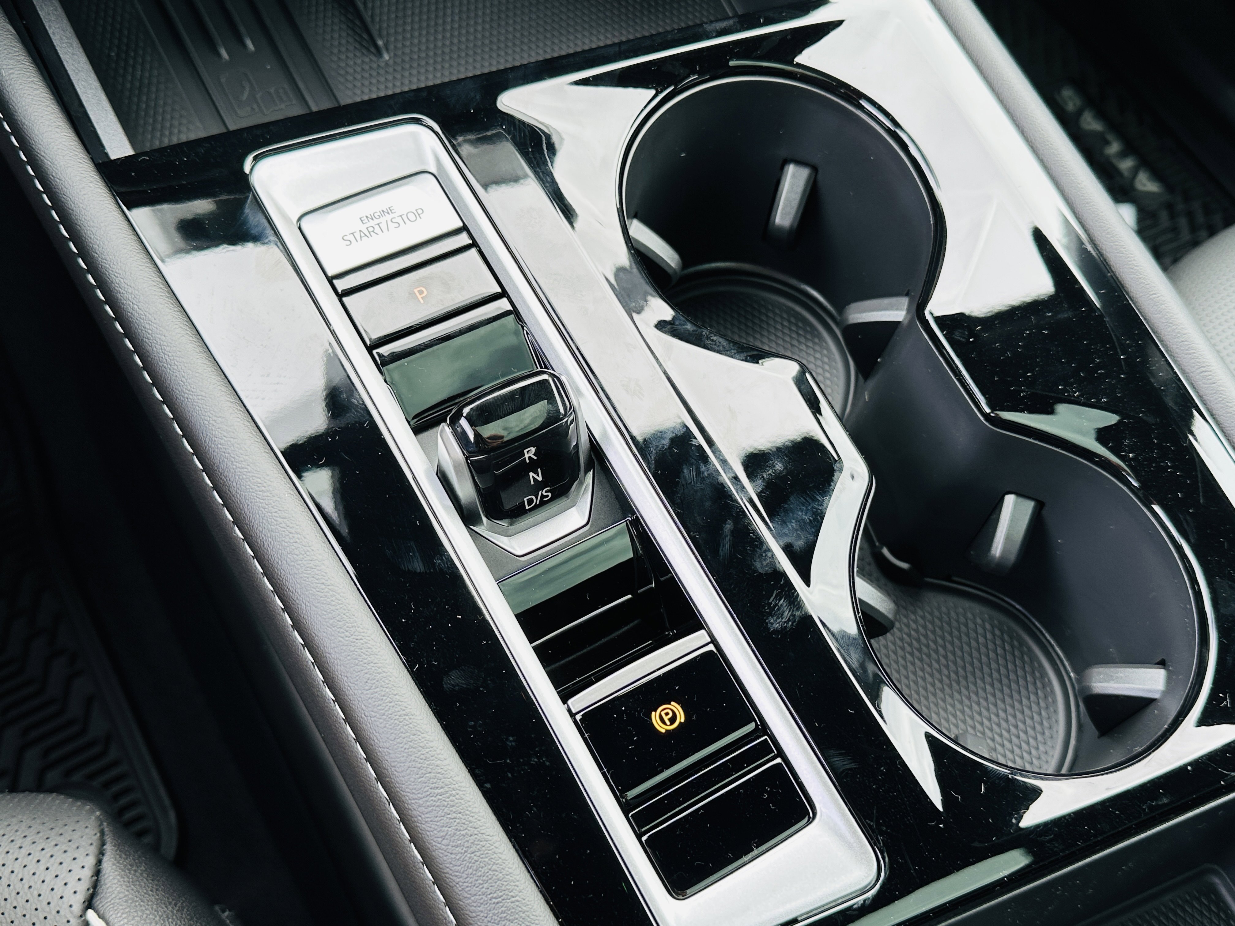 New 2026 Volkswagen Atlas Cross Sport SEL Premium R-Line image 17