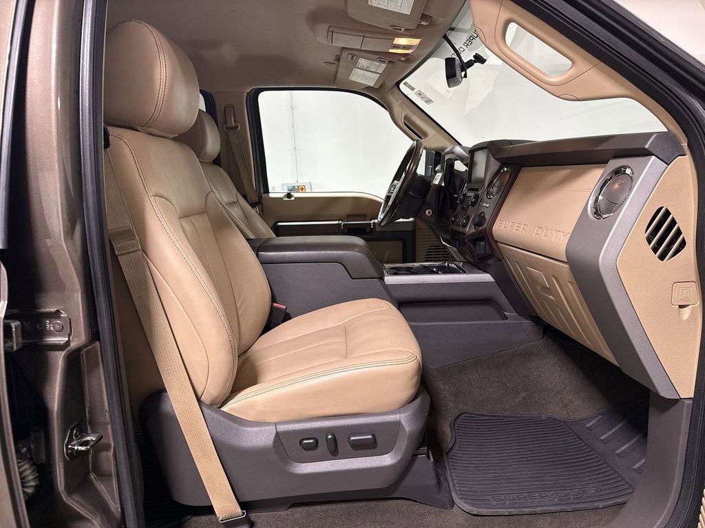 Used 2015 Ford F250 Lariat w/ Lariat Interior Package image 21