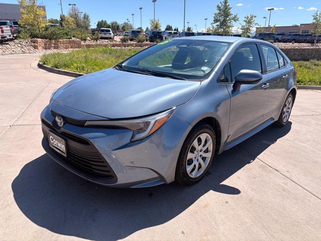 Used 2025 Toyota Corolla LE w/ Carpet Mat Package (TMS) FWD image 3
