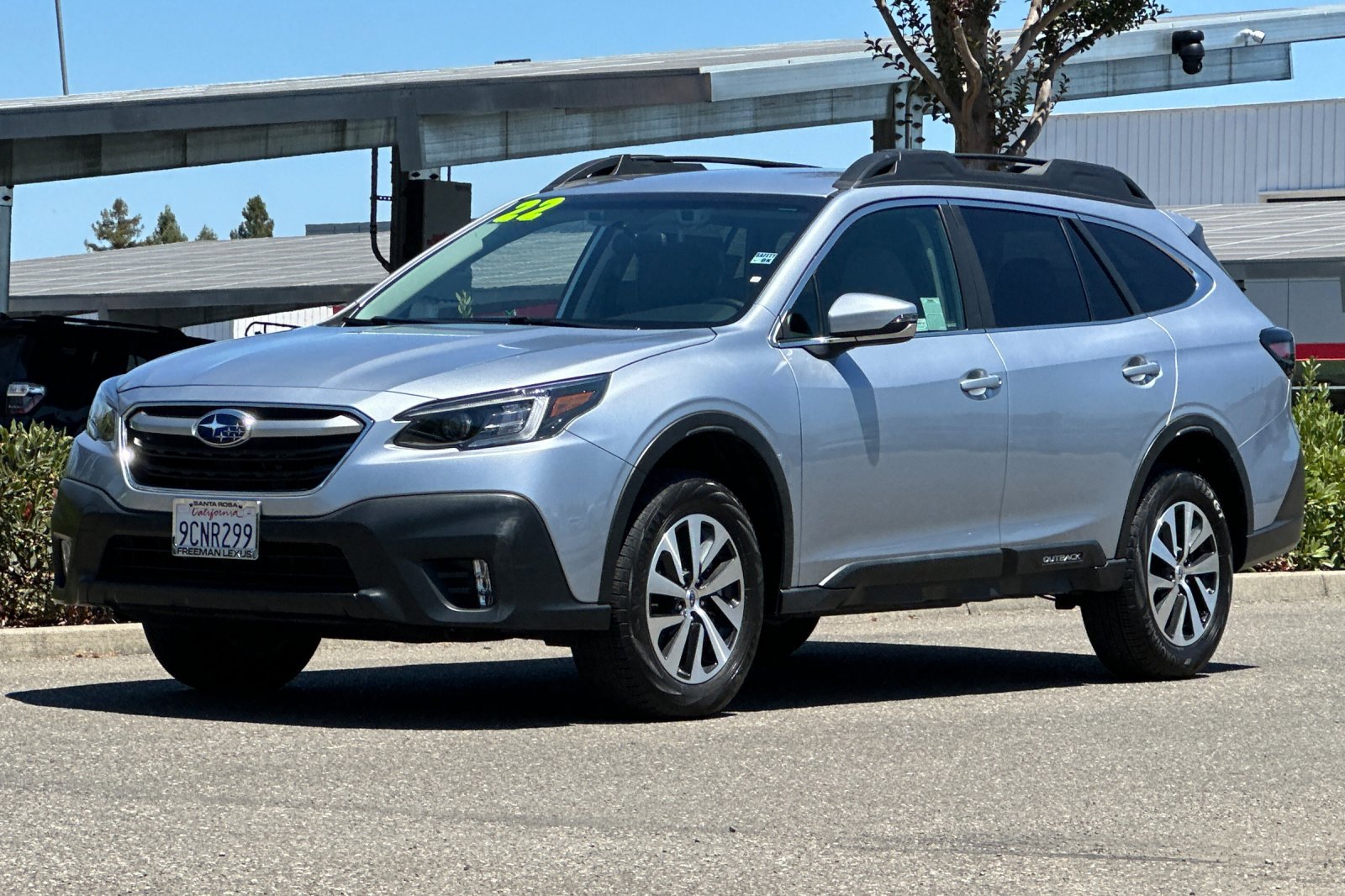 Used 2022 Subaru Outback Premium image 8