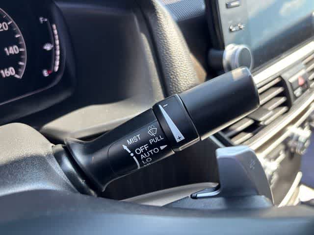 Used 2018 Honda Accord Touring image 15
