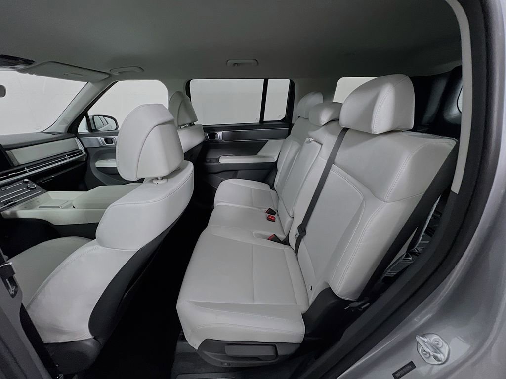 Certified 2025 Hyundai Santa Fe SE image 20