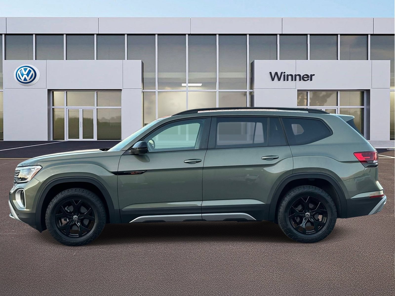 Used 2025 Volkswagen Atlas Peak Edition SE AWD/4WD image 3