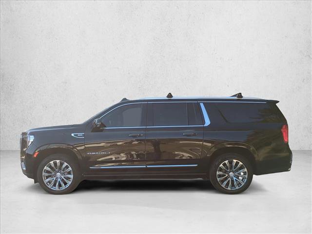 Used 2021 GMC Yukon XL Denali w/ Denali Premium Package image 9