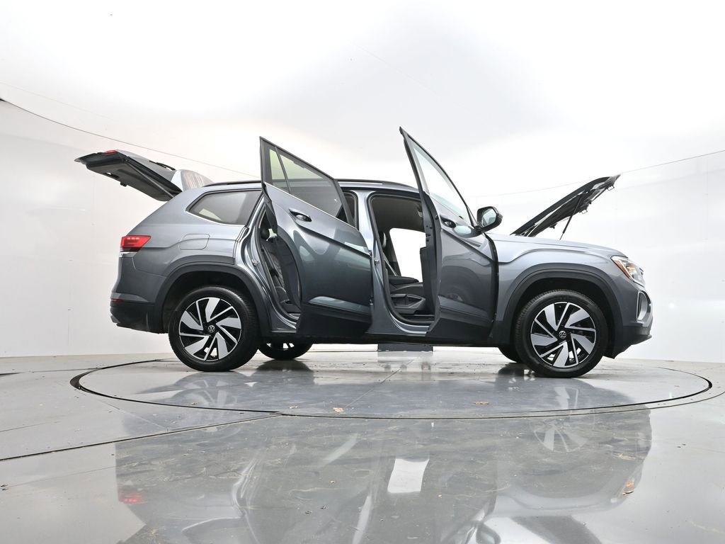 Used 2024 Volkswagen Atlas SE image 44