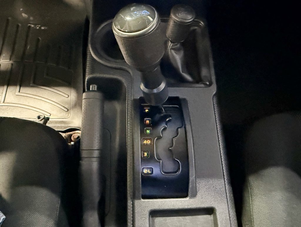 Used 2009 Toyota FJ Cruiser 4WD image 26