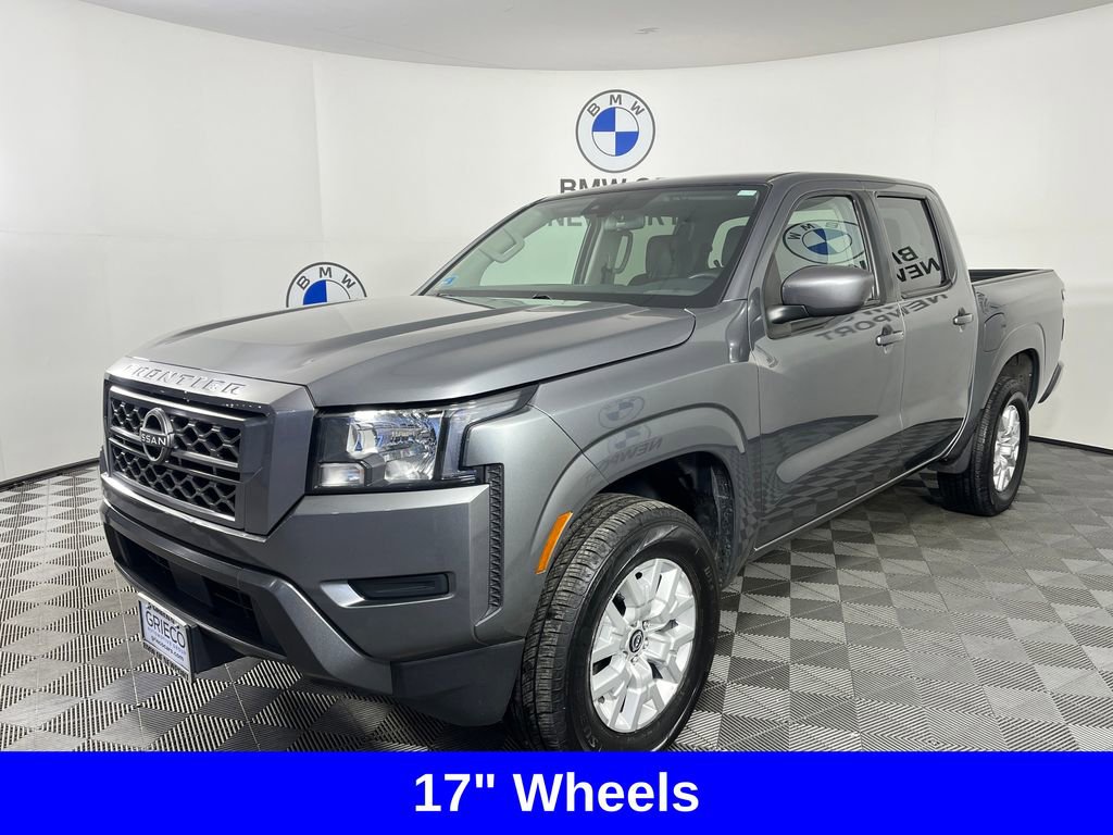 Used 2023 Nissan Frontier SV image 3