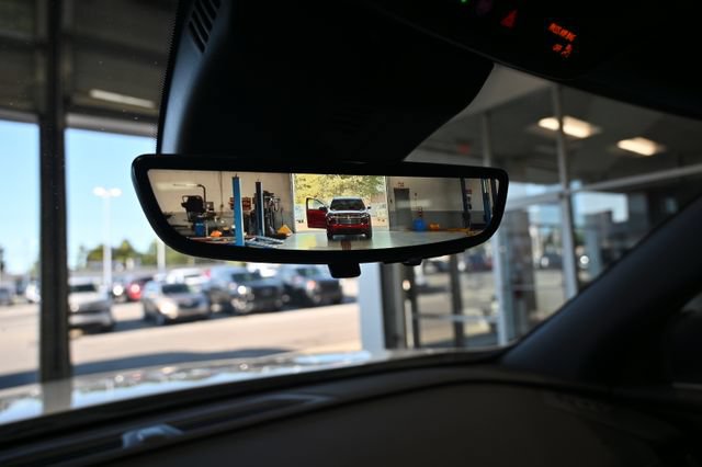 New 2027 Chevrolet Traverse LT w/ Sun and Wheel Package FWD image 18