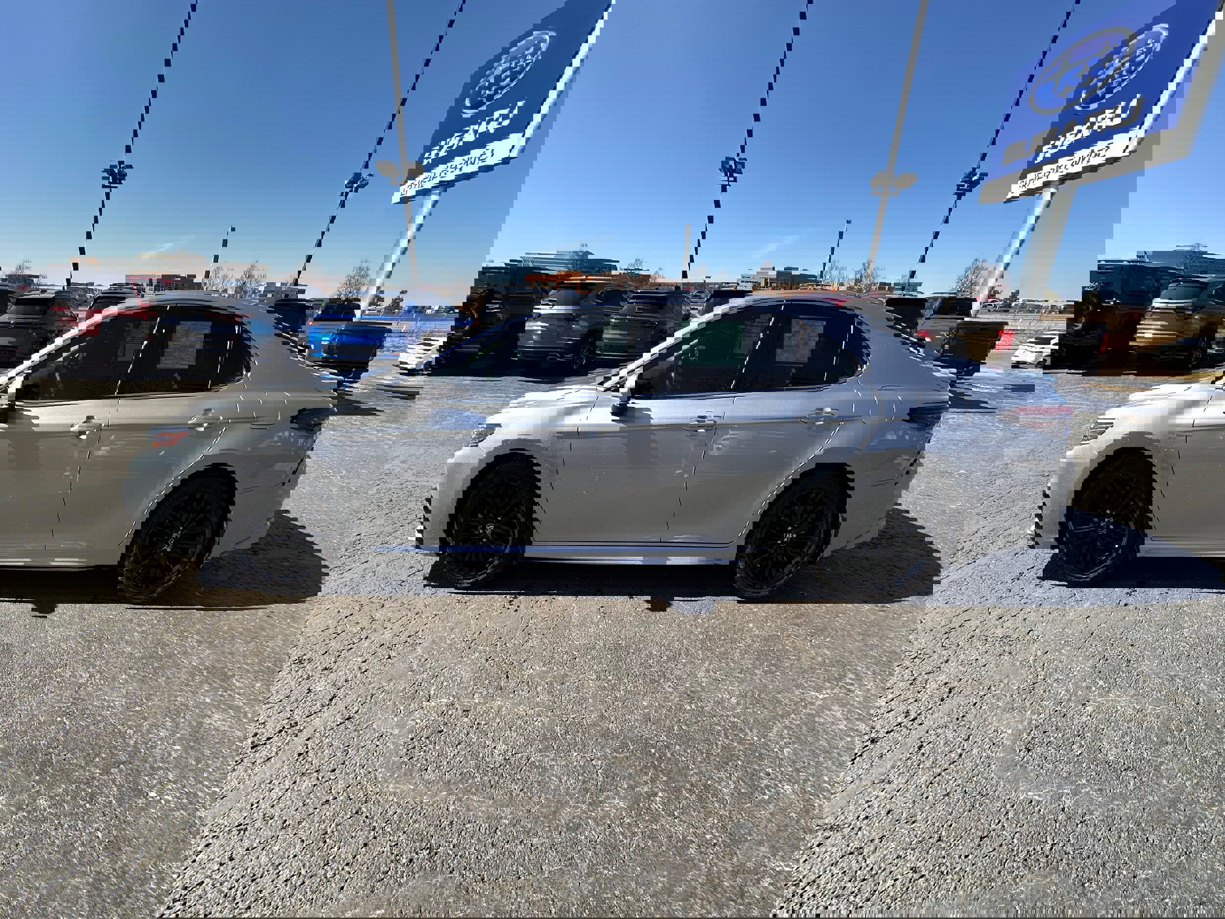 Used 2022 Toyota Camry XSE image 6