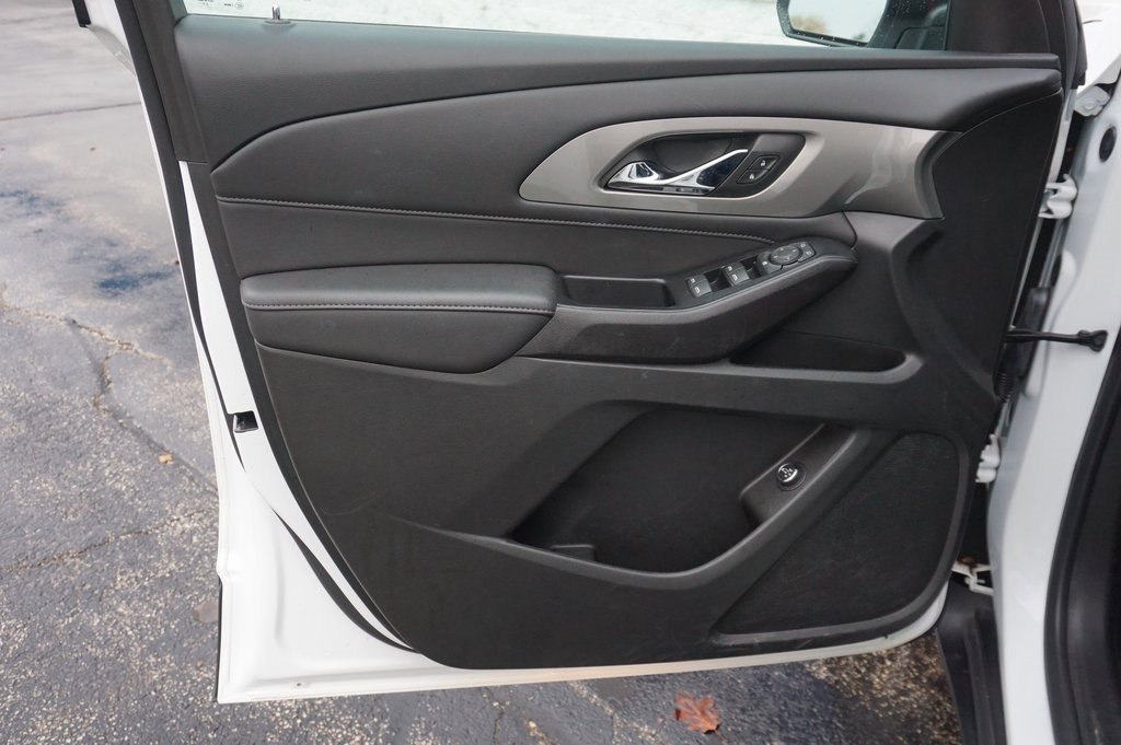 Certified 2023 Chevrolet Traverse LT w/ LPO, Floor Liner Package image 24