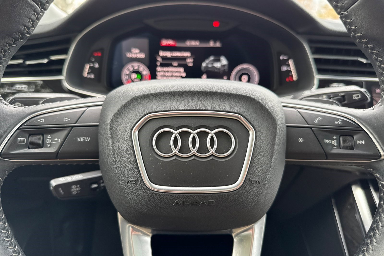 Used 2019 Audi Q8 Premium Plus w/ Premium Plus image 28