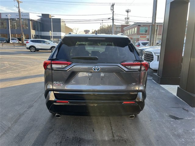 Used 2024 Toyota RAV4 SE image 7