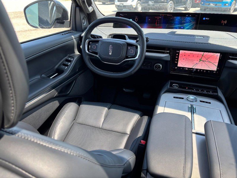 New 2026 Lincoln Navigator Reserve AWD/4WD image 13