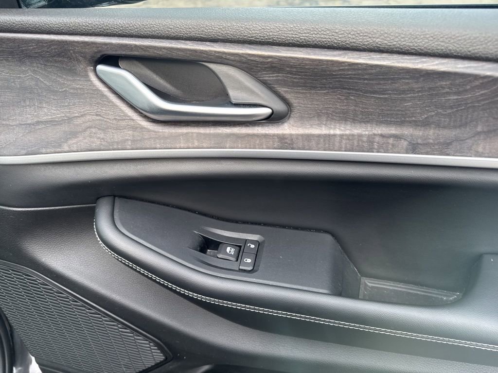 Used 2023 Jeep Grand Cherokee Limited image 48