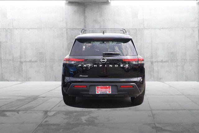 Used 2025 Nissan Pathfinder SV image 6