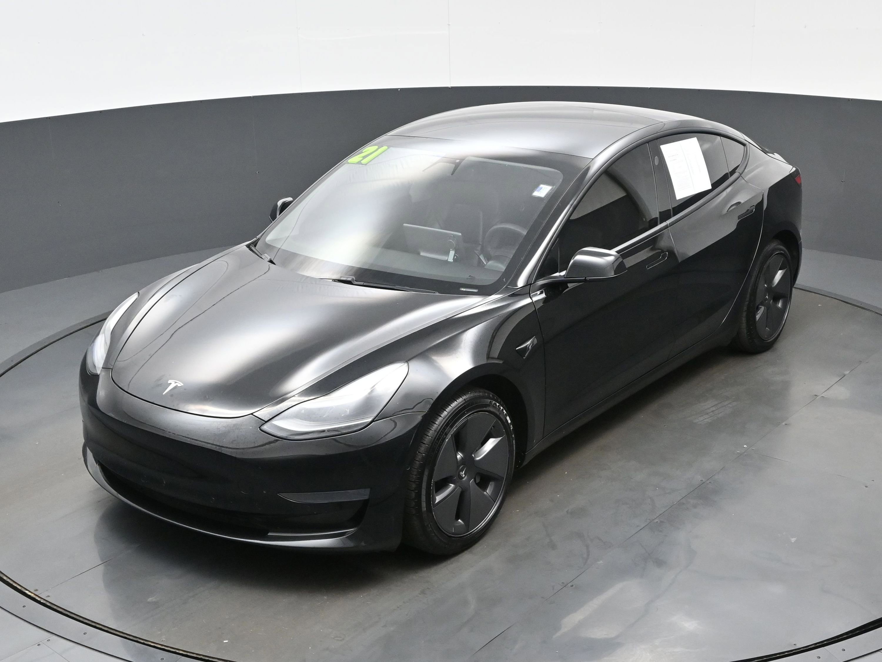 Used 2021 Tesla Model 3 Standard Range Plus image 31