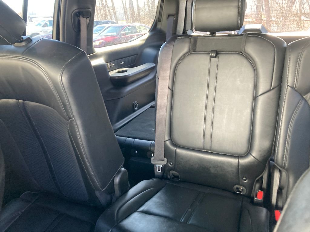 Used 2022 Jeep Wagoneer Series III AWD/4WD image 29