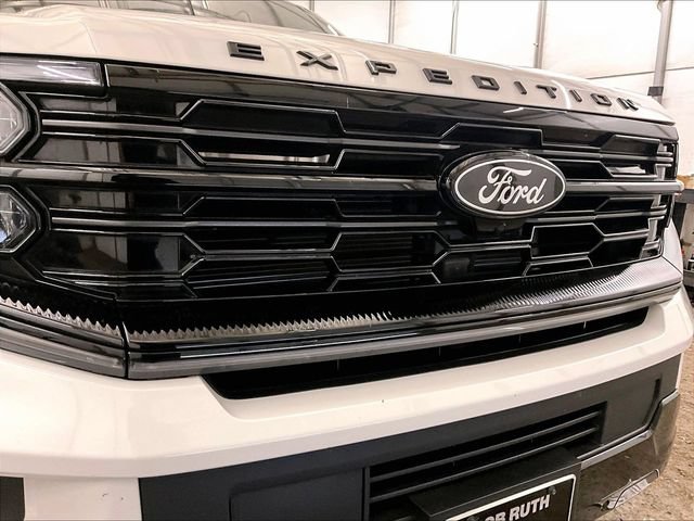 Used 2025 Ford Expedition Max Platinum w/ Stealth Appearance Package AWD/4WD image 30
