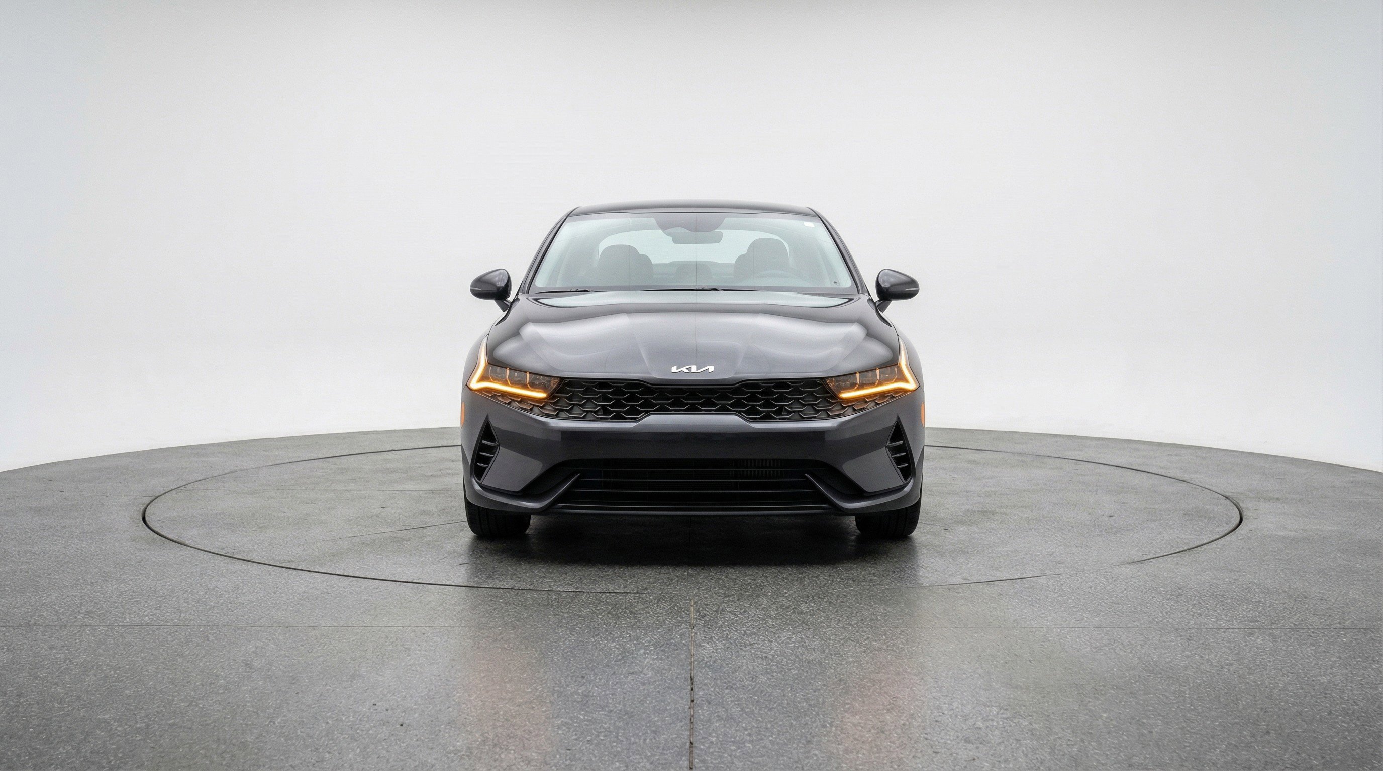 Used 2025 Kia K5 LXS image 2